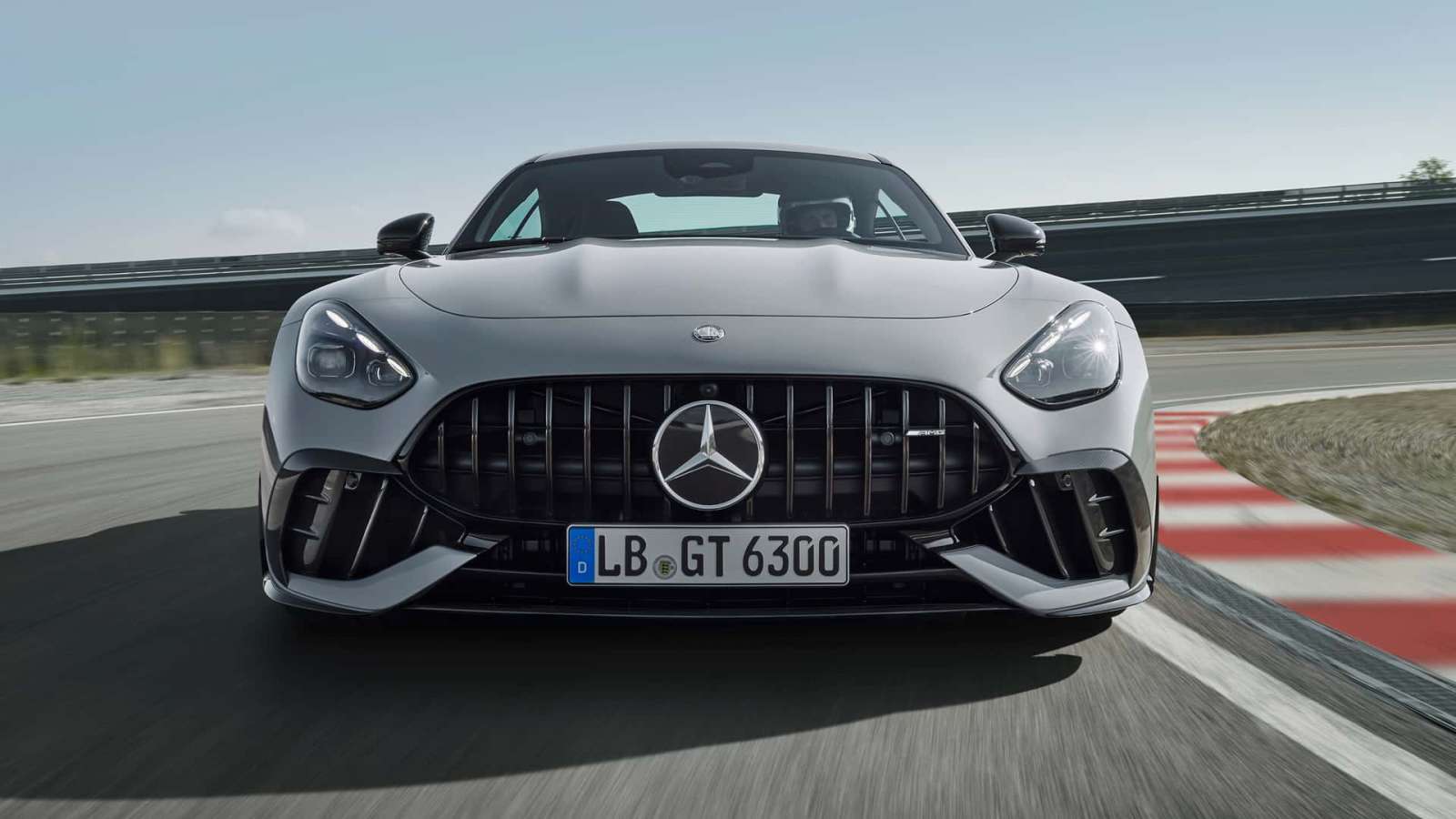 Η νέα Mercedes-AMG GT 63 Pro έφτασε με 612 ίππους!